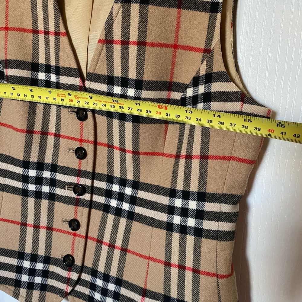 Authentic Burberry Vest - Picture 6 of 10